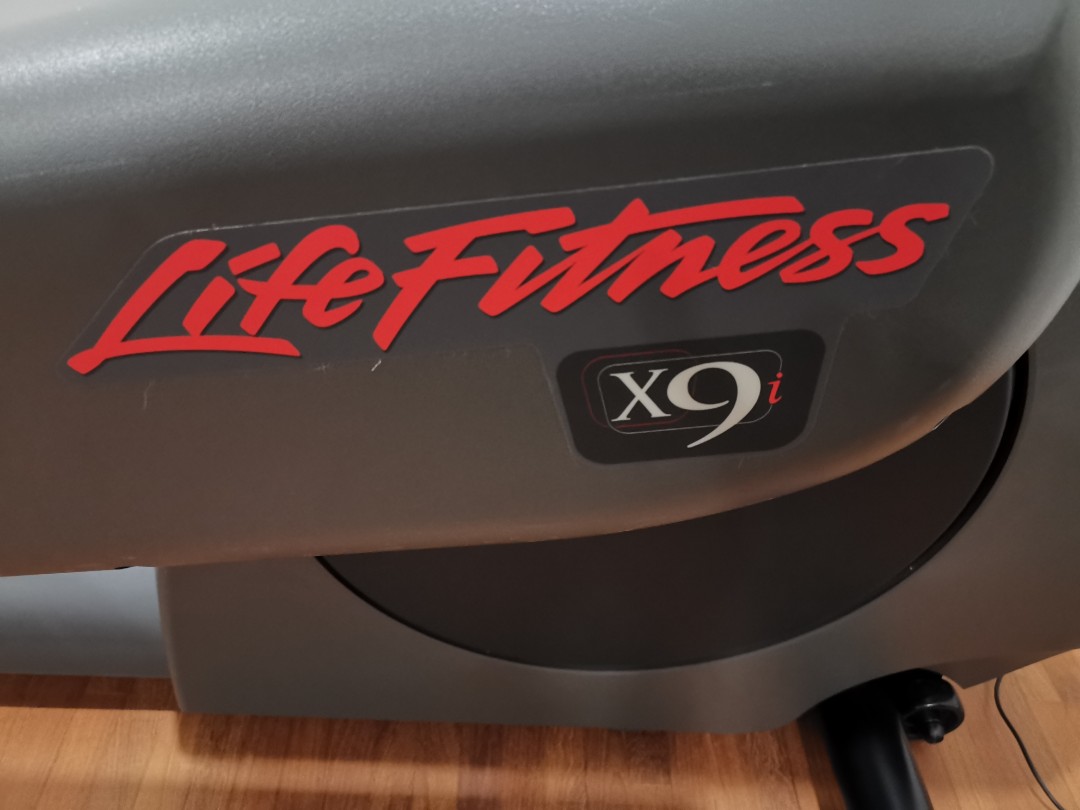 Life Fitness elliptical cross trainer X9i, Sports Equipment, Exercise