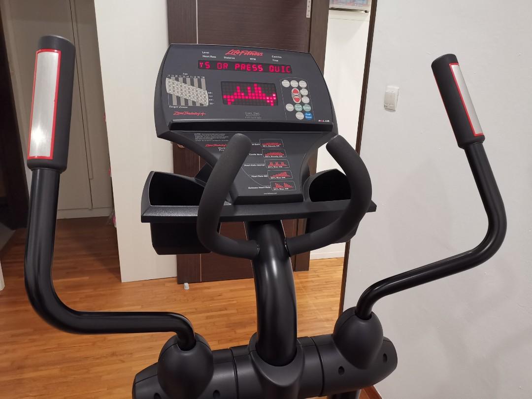 Life Fitness elliptical cross trainer X9i, Sports Equipment, Exercise