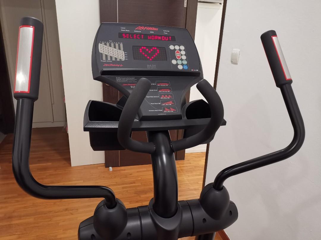 Life Fitness elliptical cross trainer X9i, Sports Equipment, Exercise