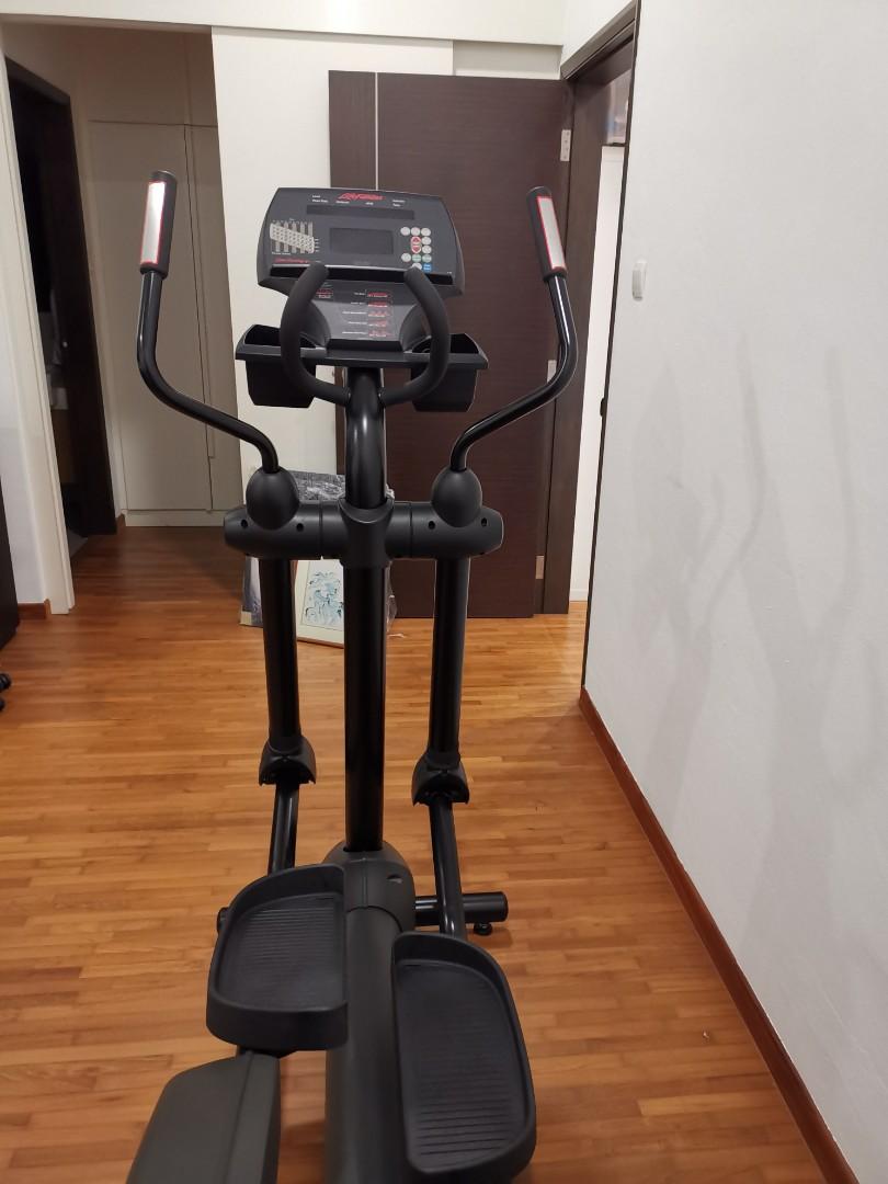 Life Fitness elliptical cross trainer X9i, Sports Equipment, Exercise