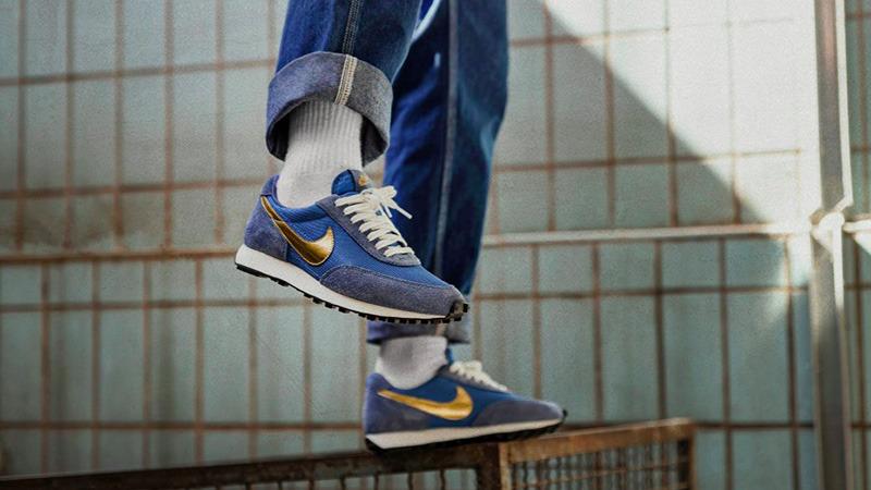 Nike daybreak metallic gold clearance