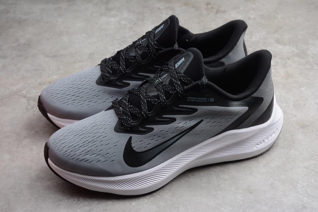 Nike ZOOM WINFLO 7 gray running shoes