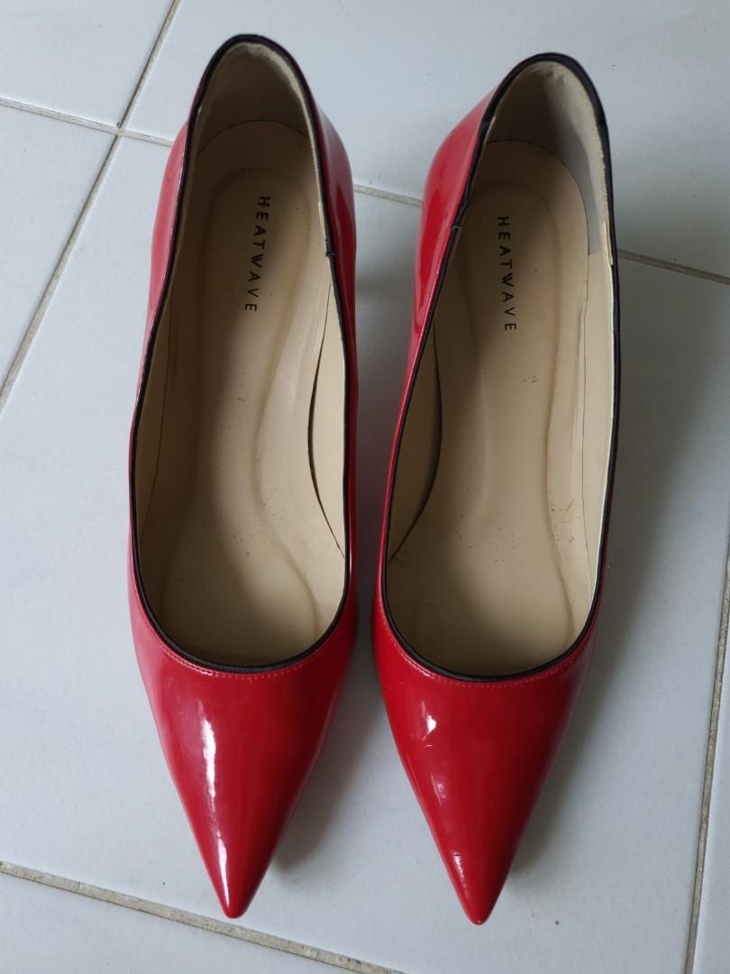 red heels womens