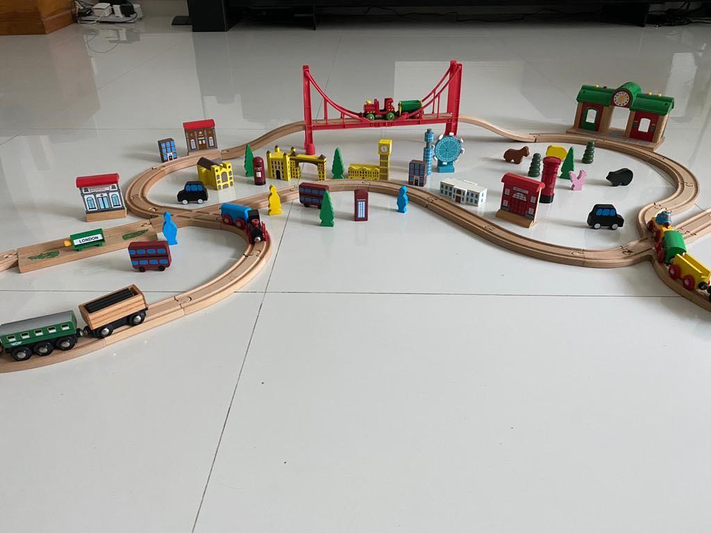 brio london train set