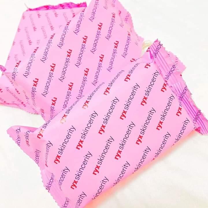 RYX Glowbar Soap (Category: Face Care) located in Manila. Submitted by thesmartchic.ph (Listing ID 1019765230, Image 2). Description: For further inquiries, slide me a dm! Thanks!.