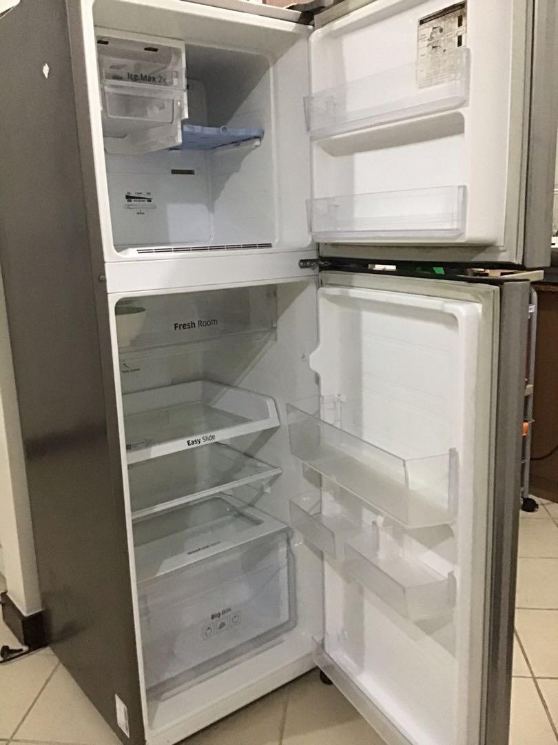 SAMSUNG DIGITAL INVERTER/NO FROST REF (Category: Refrigerators and Freezers) located in Manila. Submitted by selectedfew (Listing ID 239747784, Image 2). Description: SAMSUNG DIGITAL INVERTER Orig Price 20k Very good condition Complete accessories Makinis Well kept No issue LAST PRICE na po Available on Feb 2022 .