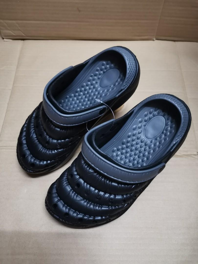 crocs soft slippers