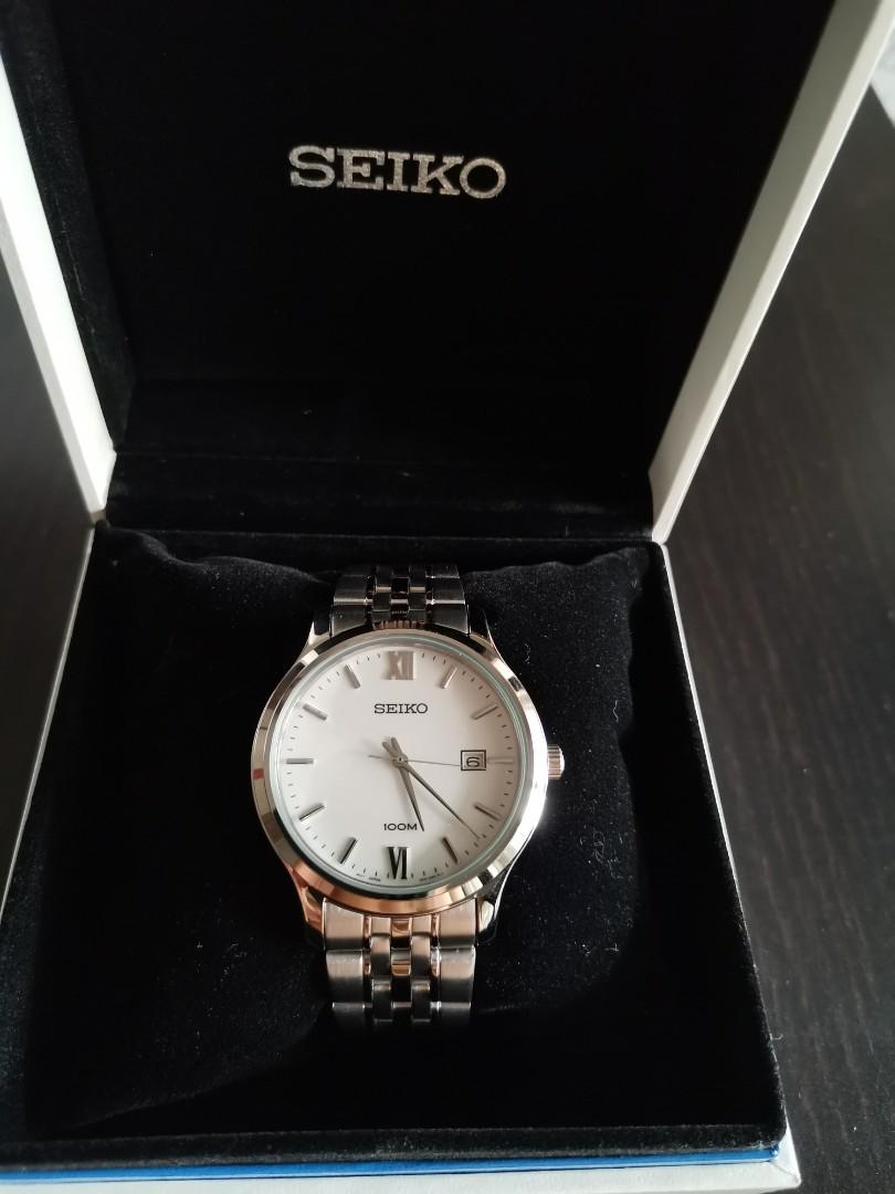 Seiko 6N42-00F0, Men's Fashion, Watches & Accessories, Watches on Carousell
