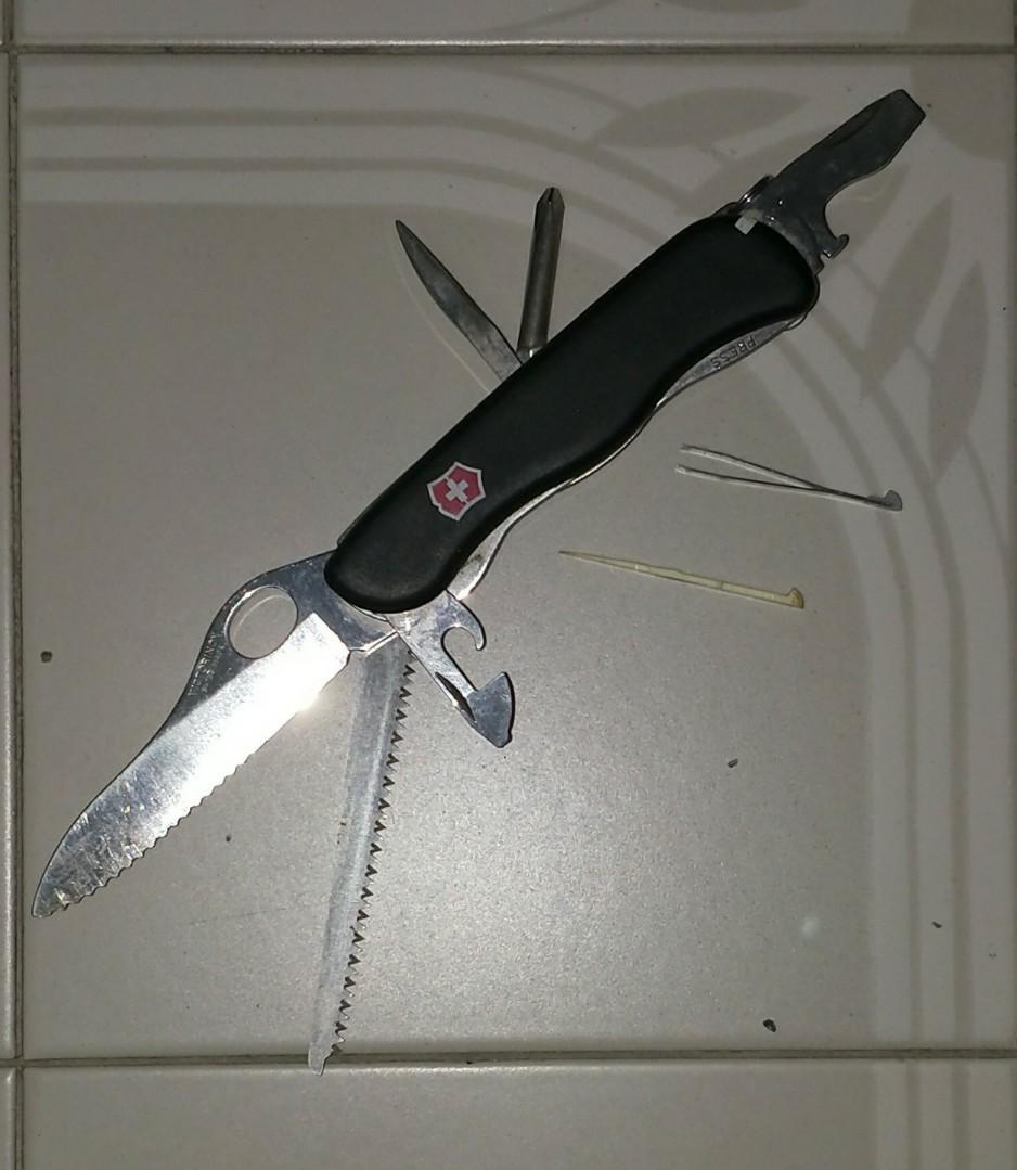 Victorinox locksmith one hand sale