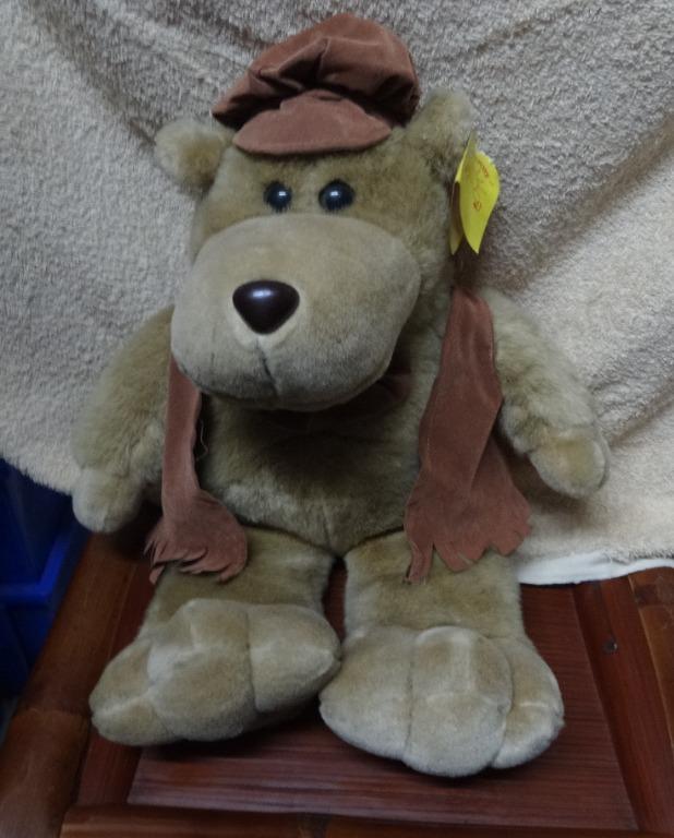 Ted Bear (Category: Everything Else) located in Singapore. Submitted by ahhockthing (Listing ID 1019719093, Image 3). Description: Display Set - Condition 9/10 Size : 30 x 40 cm Meet up : To be advise upon Chat.