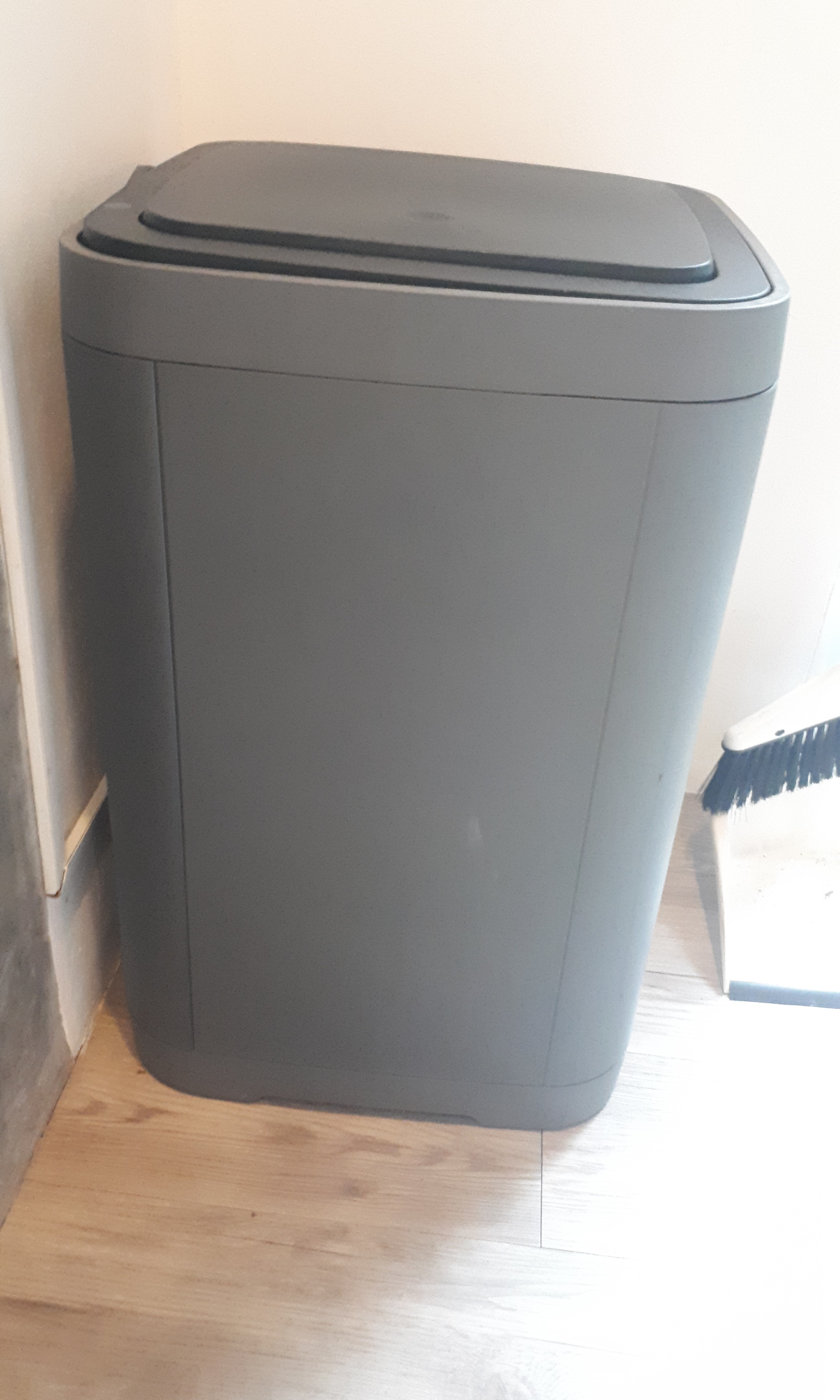 Touch top bin 60 l, IKEA gigantisk, Furniture & Home Living, Furniture