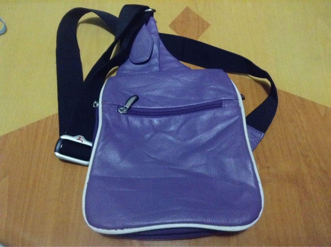 travelon sling bag price