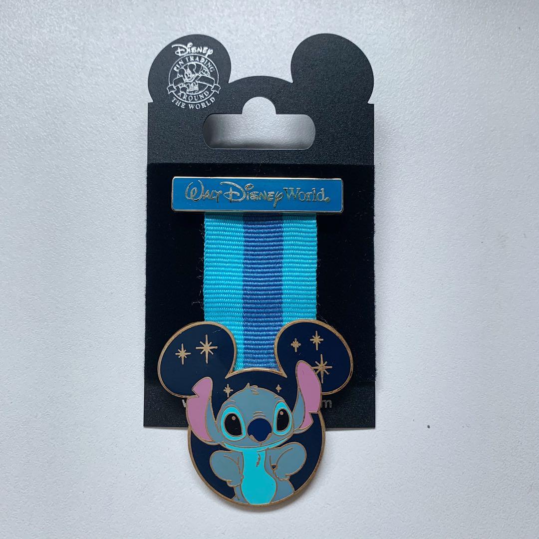 Disney Parks Stitch Medal and Pin Collectible Set New With Card 