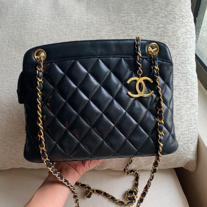 ✓Chanel CC delivery bag Large Burgundy, Luxury, Bags & Wallets on Carousell
