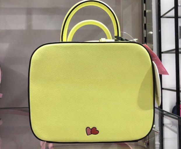 Authentic Kate spade Betty and Veronica lunch box bag cosmetics pouch,  Luxury, Bags & Wallets on Carousell