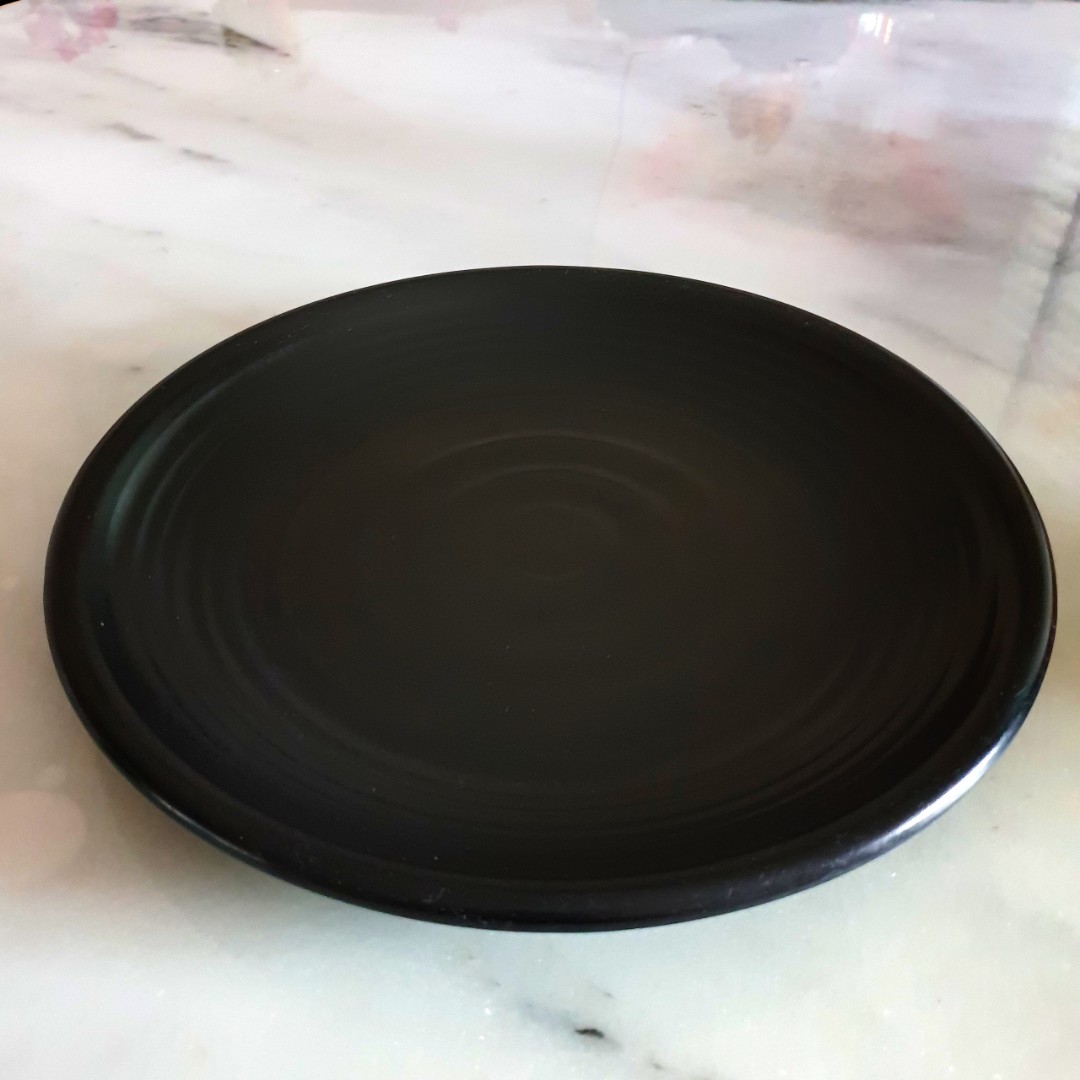 Black Plate 28.5cm x 2.5cm, Furniture & Home Living, Kitchenware