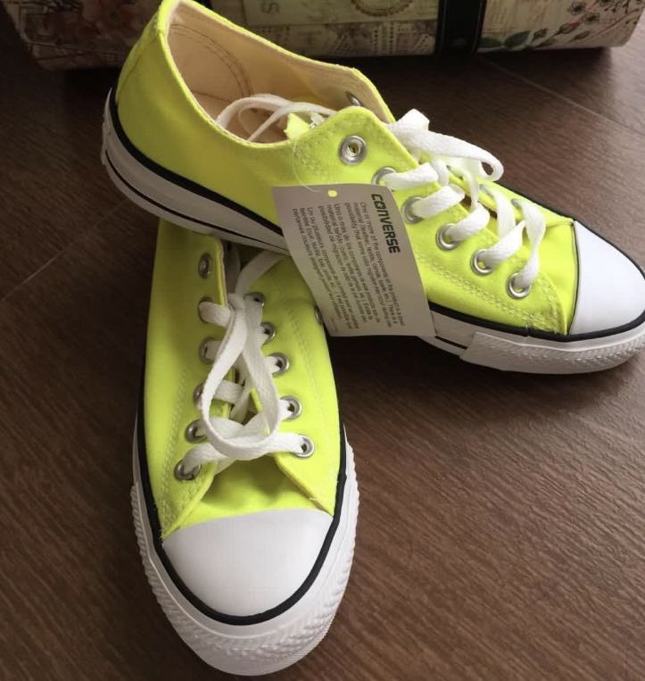 BNWT! 100% Original / Authentic Converse Chuck Taylor Lowcut All Star Neon  Yellow Sneakers, Women's Fashion, Shoes, Sneakers on Carousell