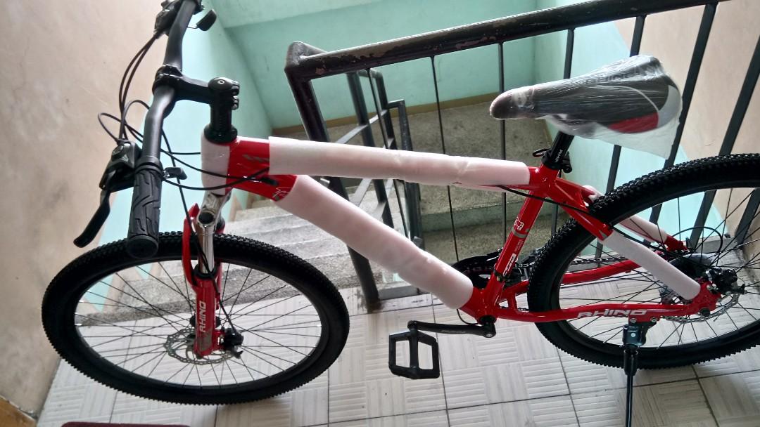 BRAND NEW RHINO RFR 26er ALLOY FRAME MOUNTAIN BIKE Sports