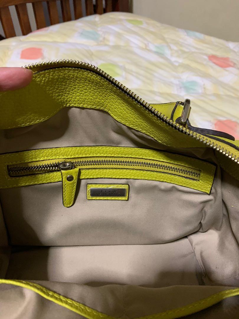 Fino Bag (Category: Luxury Bags & Wallets) located in Quezon City. Submitted by limebasil (Listing ID 1019912631, Image 3). Description: All leather bag. No flaws. Never used Can be worn as a shoulder bag or sling bag.