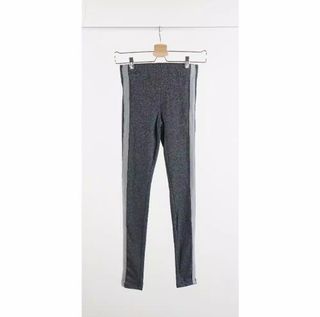 (Kategori: ) berada di . Dikirim oleh hello_wardrobe (ID iklan 1019795996, Gambar 1). Deskripsi: .