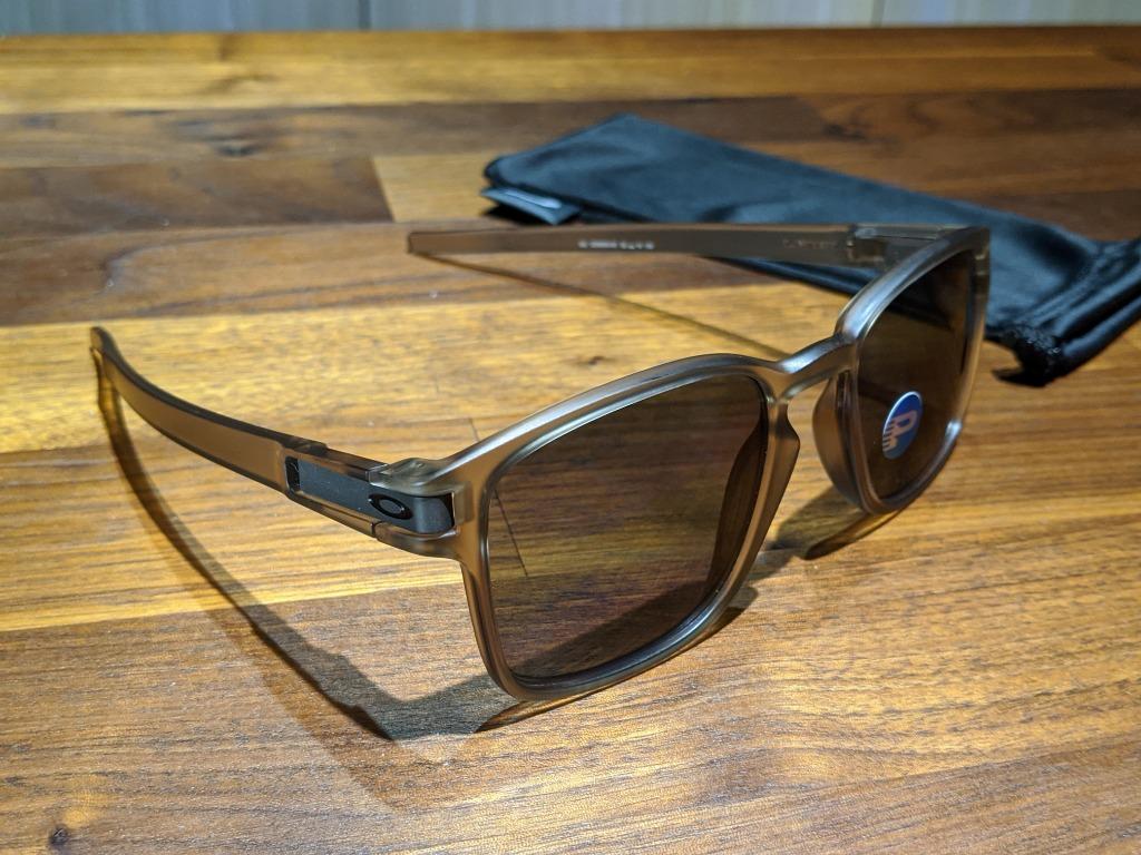 Oakley latch sales squared polarized