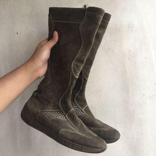 Geox brown suede boots