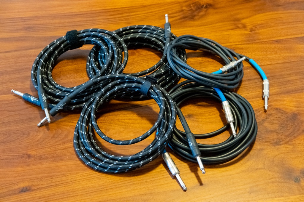 Guitar cables Fender, Ibanez, Hosa, Hobbies & Toys, Music & Media
