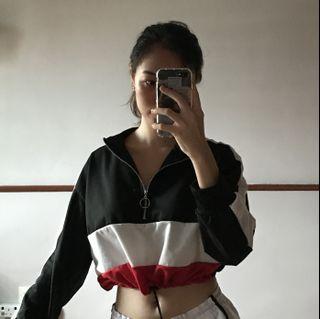 Long sleeve sporty crop top