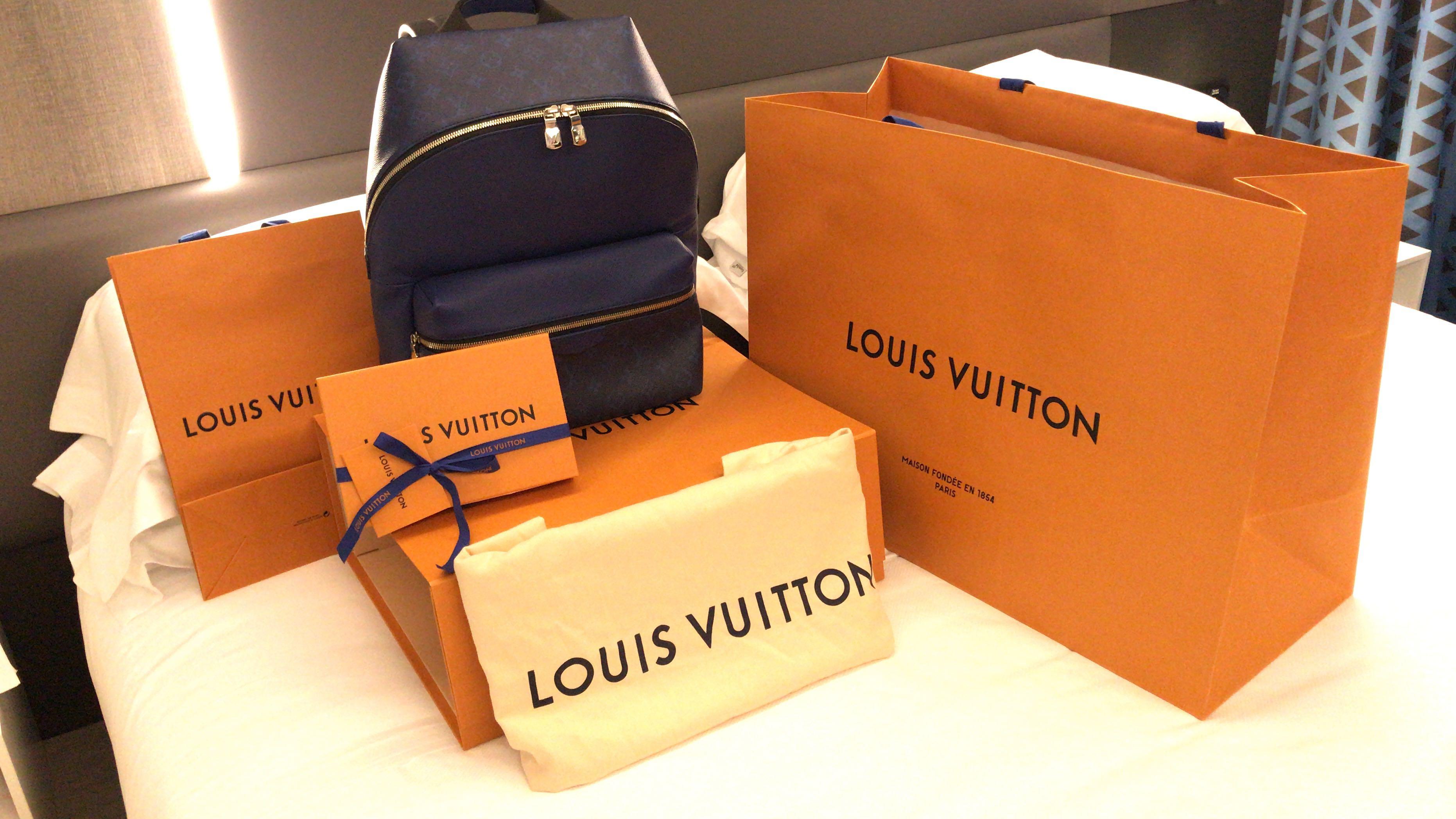 LOUIS VUITTON Louis Vuitton Bijou Sac Neo Discovery Taigarama Keychain  M69318 Taiga PVC Antarctica Bag Charm Mini Rucksack Backpack | eLADY  Globazone