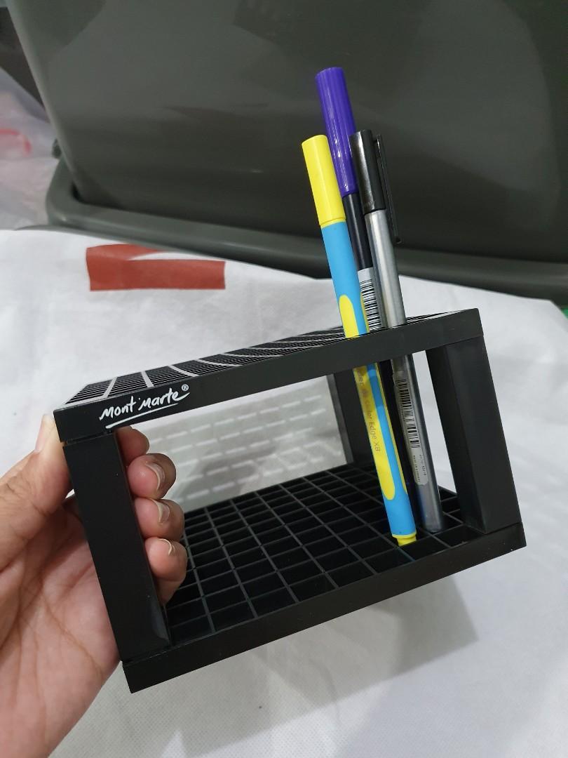 Monte Marte Pencil Stand (Category: Stationery & School Supplies) located in Makati City. Submitted by yeli_ (Listing ID 1019786157, Image 3). Description: Bought from Fully Booked. Almost new. No Box. Please see pictures and link for more info. T&C (please read, important): https://ph.carousell.com/p/1008638007 Original Price: 200+php Selling Price: 180php (final price) RFS: Decluttering. Strictly no swapping. #inMakati.