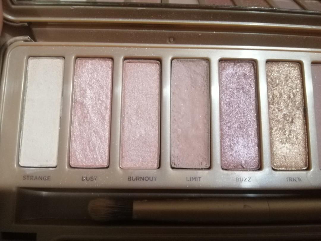 NAKED 3 (Category: Makeup) located in Manila. Submitted by kzpot (Listing ID 1019812013, Image 3). Description: Origina NAKED3 Slightly used.