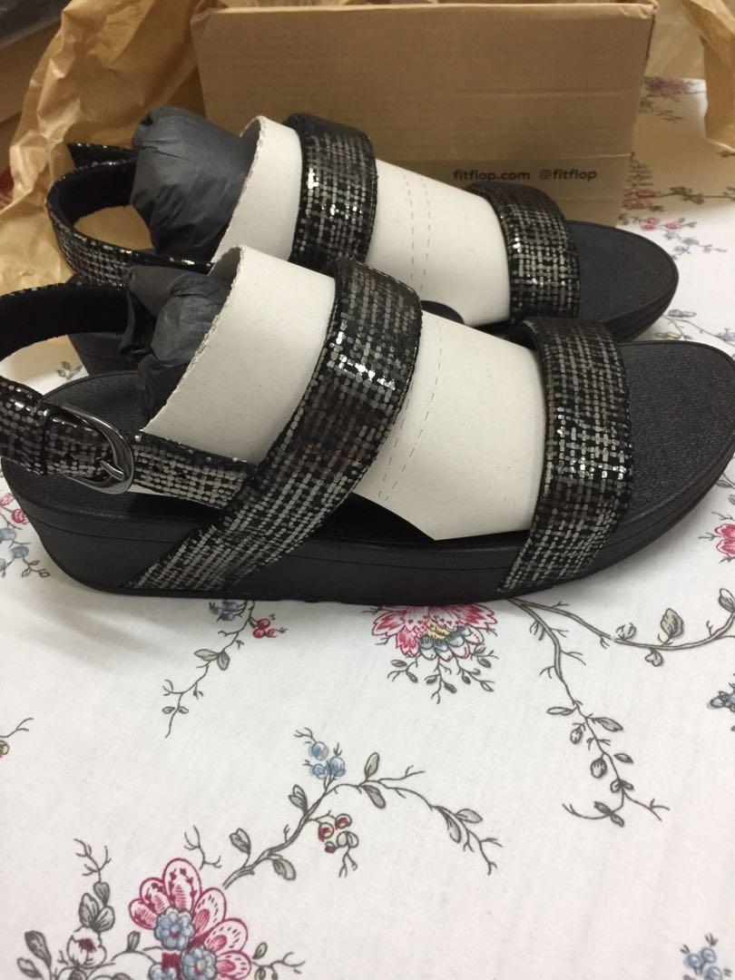 ORIGINAL NEW Fitflop Lottie Chain Print Sandal Black Women s
