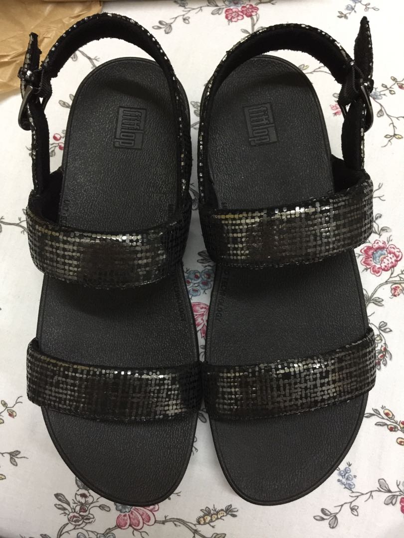 ORIGINAL NEW Fitflop Lottie Chain Print Sandal Black Women s