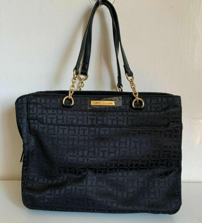 Tommy hilfiger chain tote store