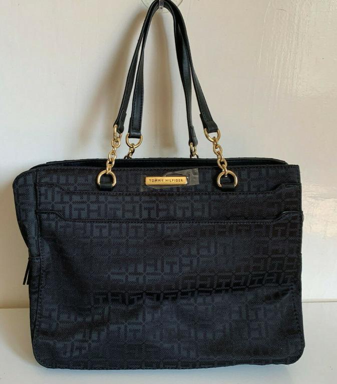 At Ubevæbnet svar NEW! TOMMY HILFIGER BLACK GOLD CHAIN SHOPPER SATCHEL TOTE BAG PURSE $119  SALE, Women's Fashion, Bags & Wallets, Tote Bags on Carousell