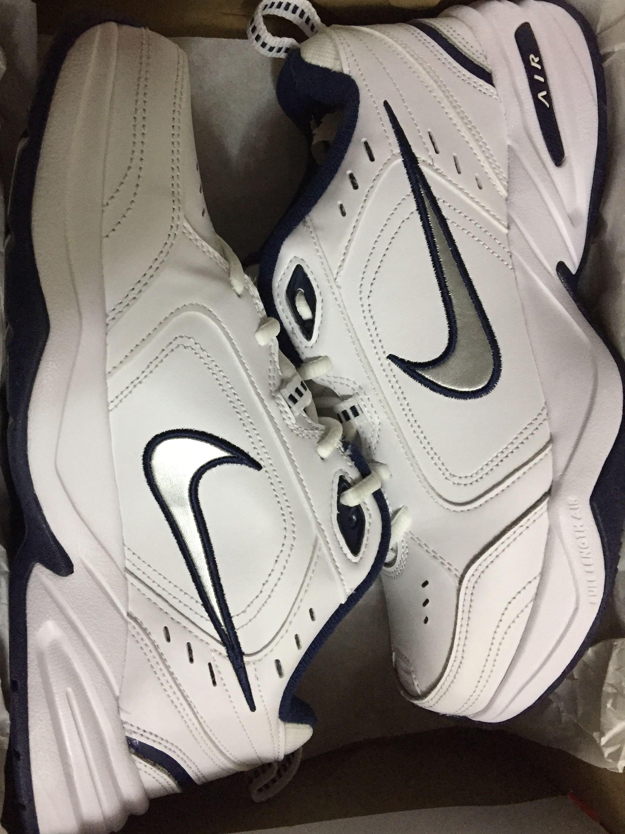 harga nike air monarch iv