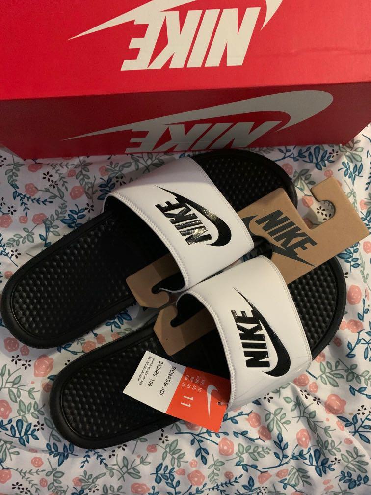 Nike benassi on sale tag