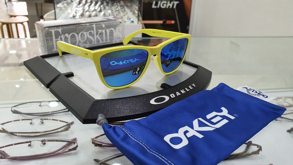 Oakley Frogskins OO9444F 35th Anniversary Matte Neon Yellow Limited  Edition, Men's Fashion, Watches & Accessories, Sunglasses & Eyewear on  Carousell
