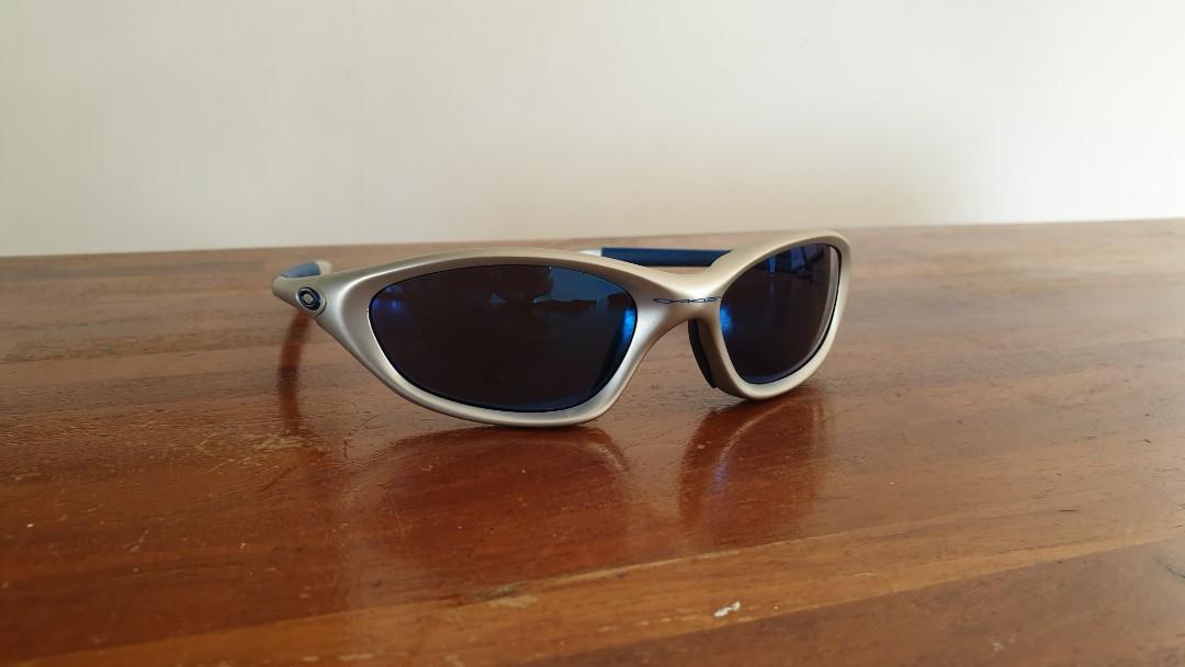 Oakley Silver Eye Jacket Sunglasses with Blue Lenses, Men's Fashion,  Watches & Accessories, Sunglasses & Eyewear on Carousell
