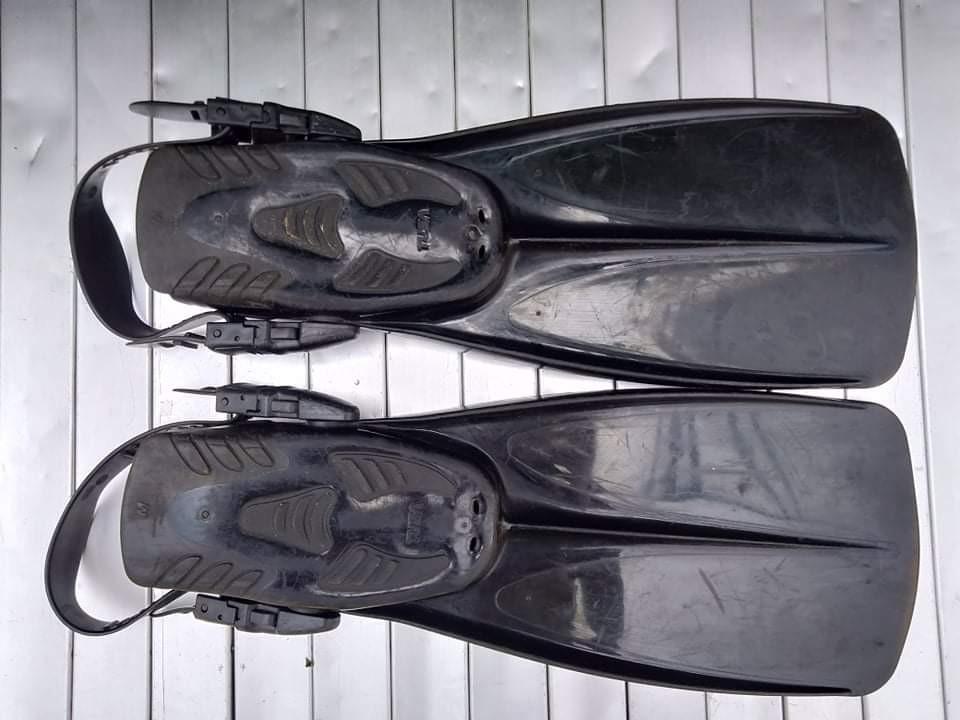 TUSA Scuba Diving Fins (Category: Fishing) located in Manila. Submitted by benjie.benjie3 (Listing ID 1020007226, Image 2). Description: Scuba Diving fins Brand= Tusa Model= platina Size= Medium L=.21 Inches W=.8 1/4 Inches 2nd hand with scratch No warranty Made in = Taiwan Price = 2,500 No swapping please. Price does not include shipping fees. For shipping, payment first to LBC, Palawan Express or Cebuana, You can use Grab , Lalamove, or LBC. Me