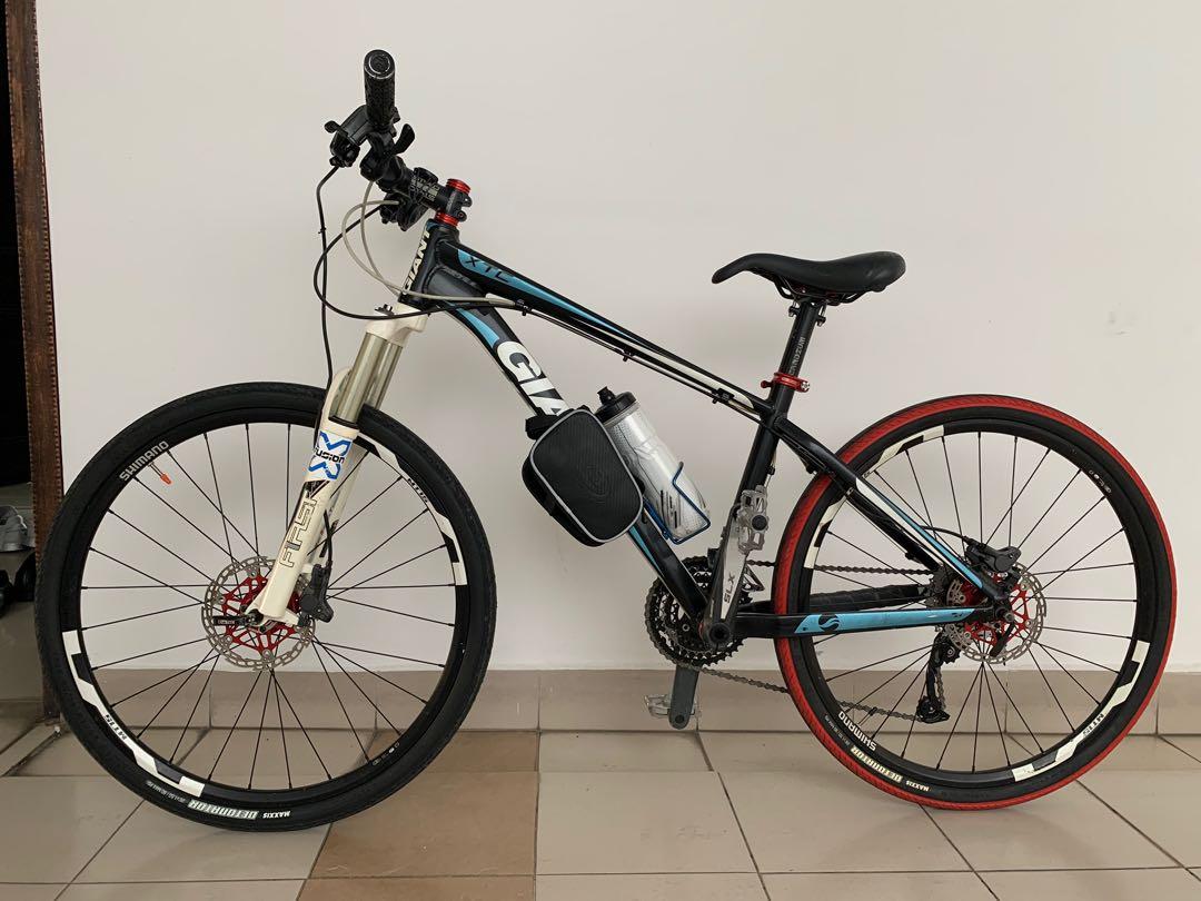 Used giant shop mountain bike