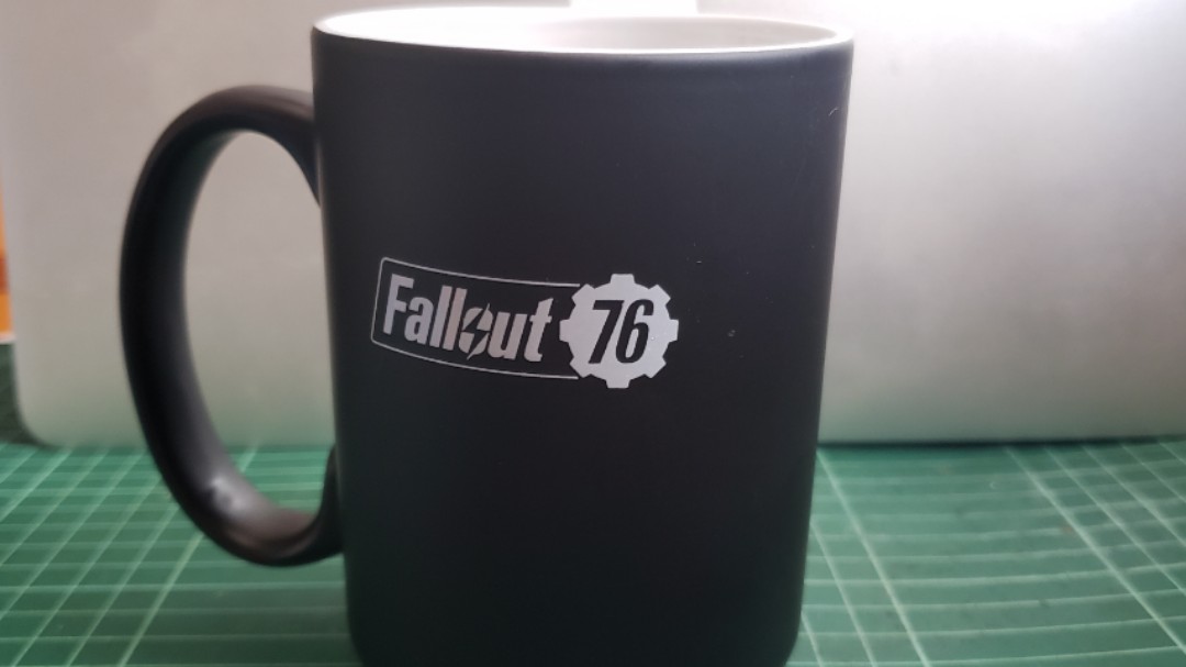 快啲嚟飲暖水 全新美國bethesda Fallout 76 遇熱變色杯 興趣及遊戲 手作 自家設計 其他 Carousell