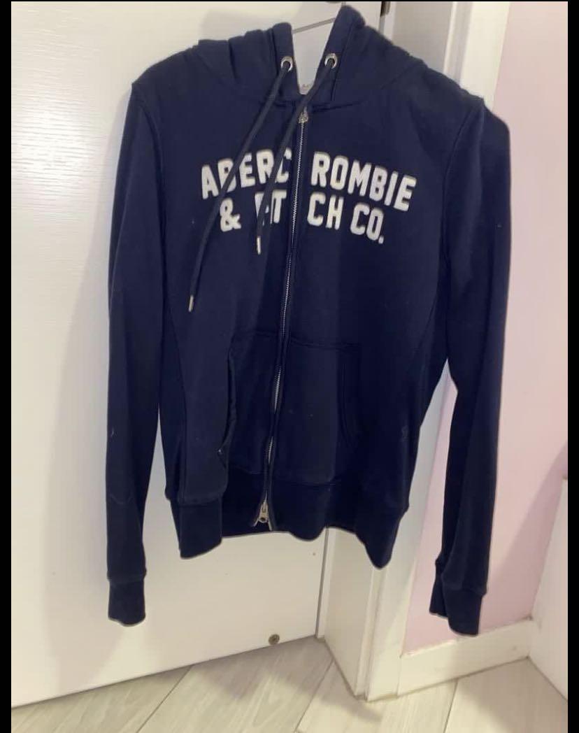 Abercrombie and Fitch Jacket （分類：外套及戶外衣服）位於 Hong Kong。 由 hkgseller2022 提交（商品編號 1020293078，圖片 2）。簡介： 。