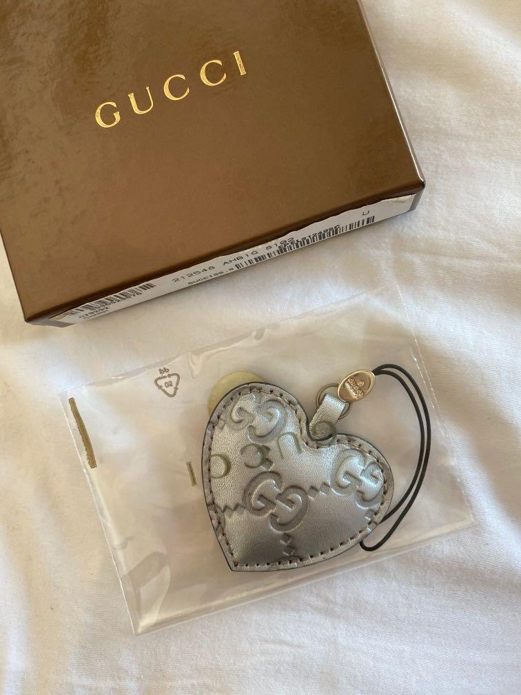 Gucci discount heart keychain