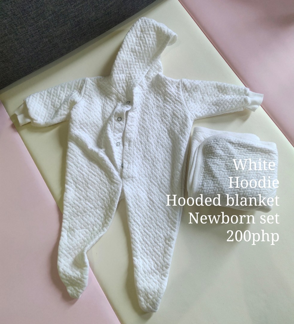 Baby Newborn Clothes and HoodedBlanket