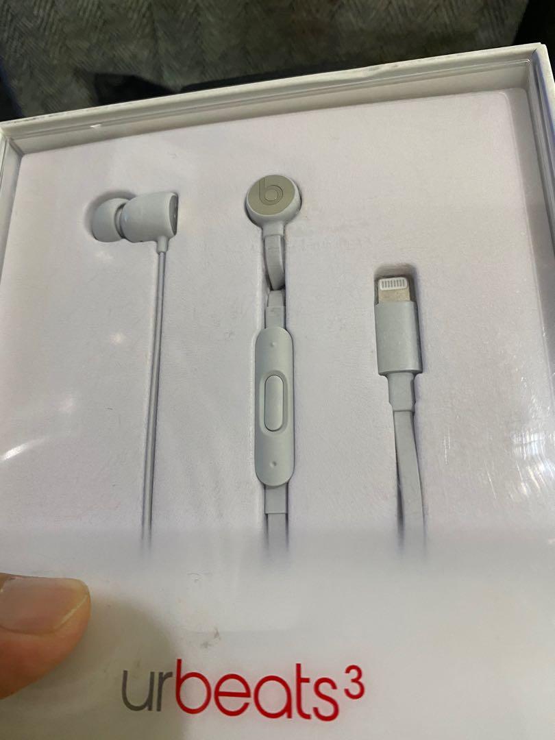 apple urbeats3 earphones