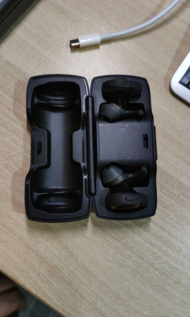 Bose Soundsport wireless headphones (Category: Headphones & Headsets) located in Manila. Submitted by barrett_young07 (Listing ID 1020221847, Image 1). Description: Rfs: upgraded to newer headphones.