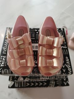 (Category: ) located in . Submitted by shopperholic16 (Listing ID 1020214405, Image 1). Description: .