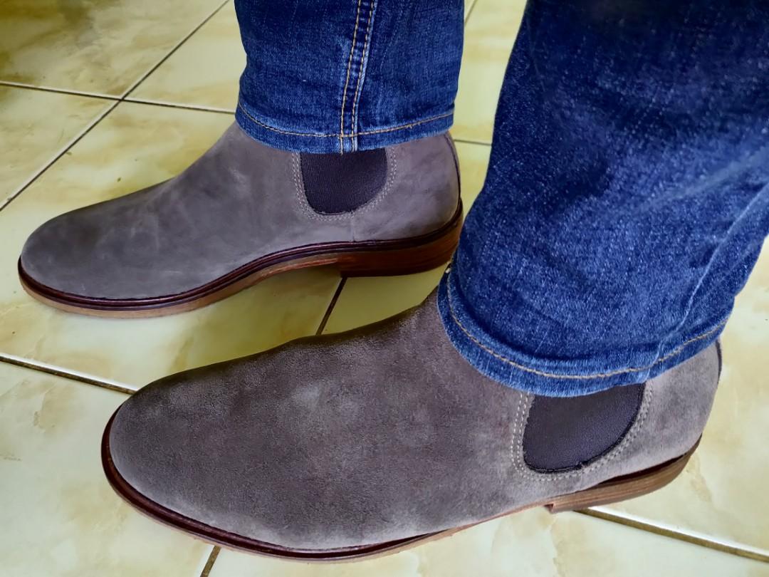 Clarkdale gobi olive suede deals