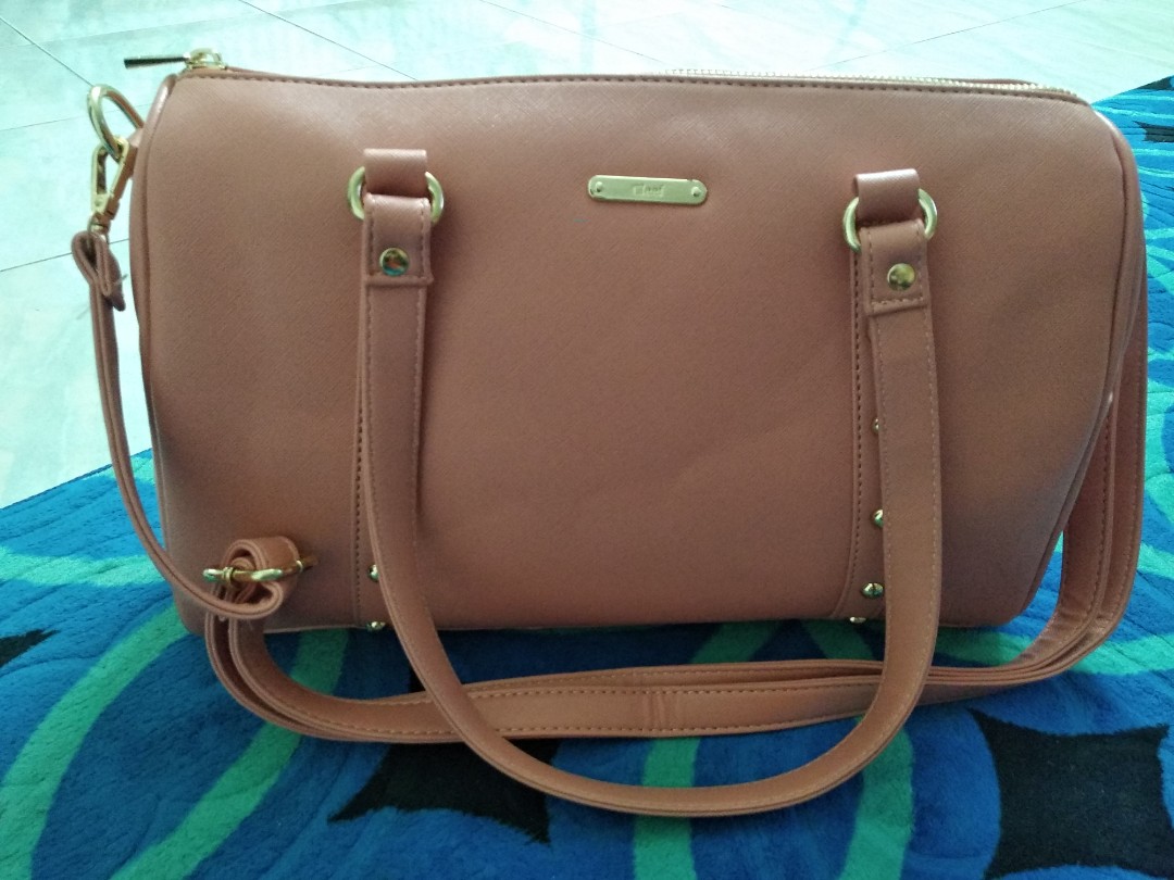 Cleef Sling Bag Women s Fashion Bags Wallets Cross body Bags